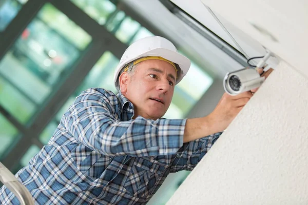 Técnico Profesional Cctv Trabajando — Foto de Stock