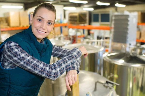 Portrait Female Worker Brewery — Stock Photo, Image