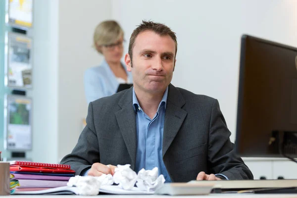 Office Worker Working His Computer — Stock Photo, Image