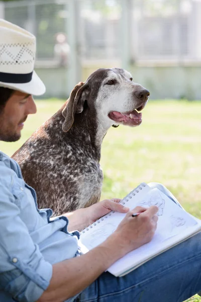 Stilvoller Mann Mit Hund Freien — Stockfoto