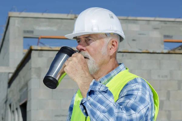 Senior Engineer Man Suit Helmet Outdoor Having Coffee — Stock Photo, Image