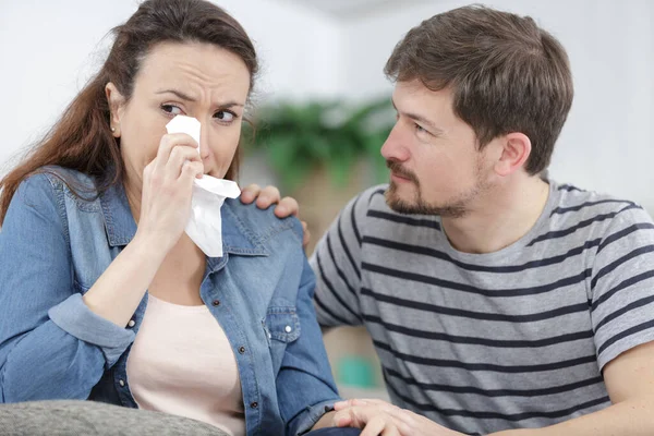 Upset Crying Woman Loving Boyfriend Trying Comfort Her — Stock Photo, Image