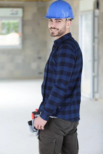 Homem Feliz Construtor Dentro Casa — Fotografia de Stock