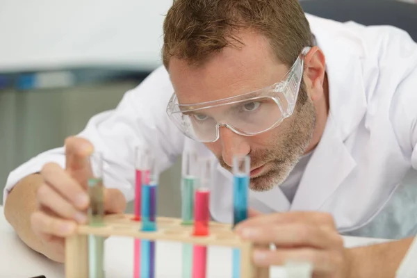 Médico Que Trabaja Laboratorio — Foto de Stock