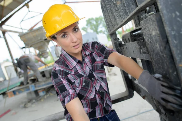 Retrato Mulher Feliz Trabalhador Construção Local — Fotografia de Stock