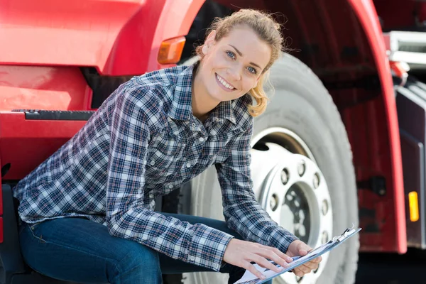 Young Female Driver Next Modern Truck — Stock Photo, Image