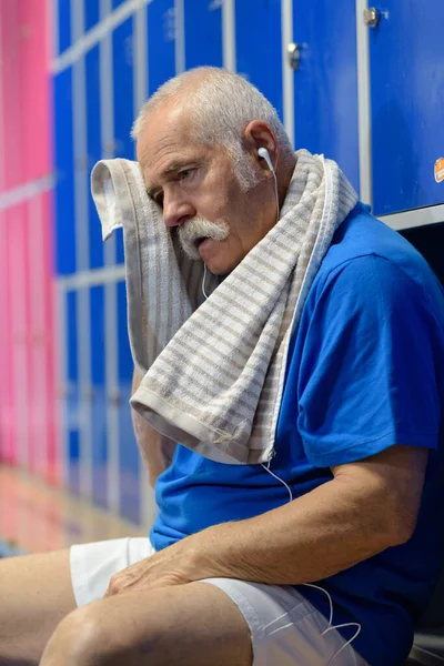 Tired Elderly Man Exercise — Stock Photo, Image