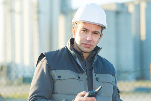 Guapo Supervisor Pie Aire Libre Sitio Construcción —  Fotos de Stock