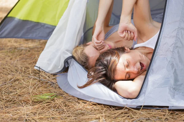 Two Young Ladies Waking Tent Yawning Stretching — Stock Photo, Image