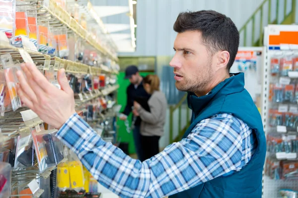 Porträtt Vuxen Man Järnhandeln — Stockfoto