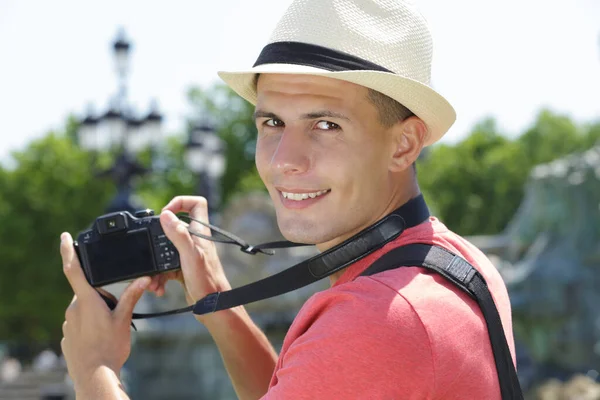 Portrait Homme Avec Caméra Dslr — Photo