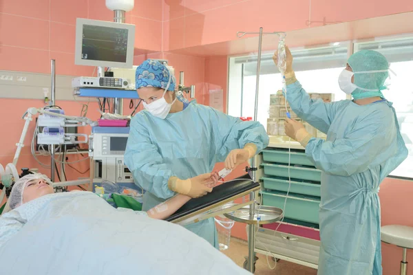 Kirurgiskt Team Och Kirurgi — Stockfoto