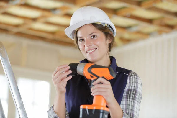 Mujer Usando Algunas Herramientas Eléctricas Para Trabajo Casa —  Fotos de Stock
