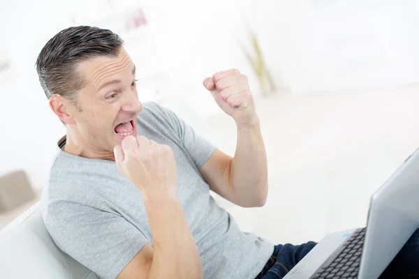 Happy Man Working Laptop Office — Stock Photo, Image