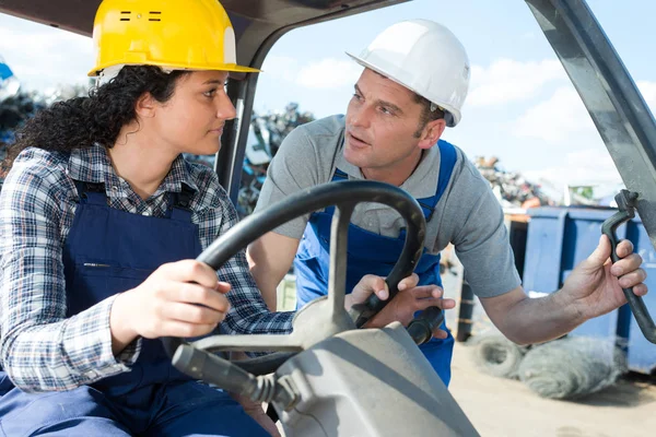 Woman Forklift Truck Driver Talking Colleague — Stock Photo, Image