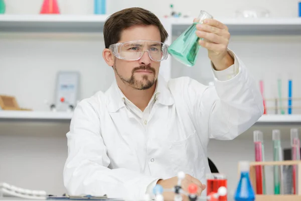 Male Worker Reseacher Laboratory — Stock Photo, Image