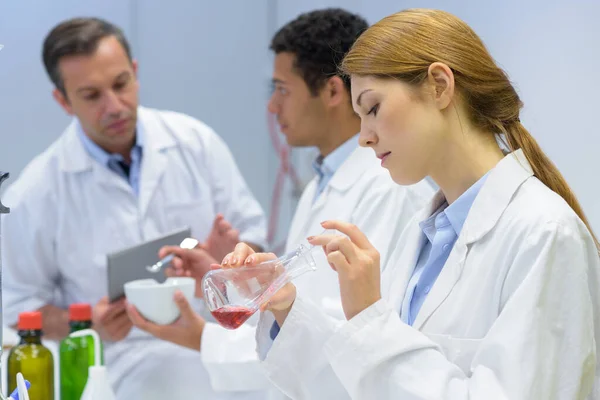 Étudiant Dans Laboratoire — Photo