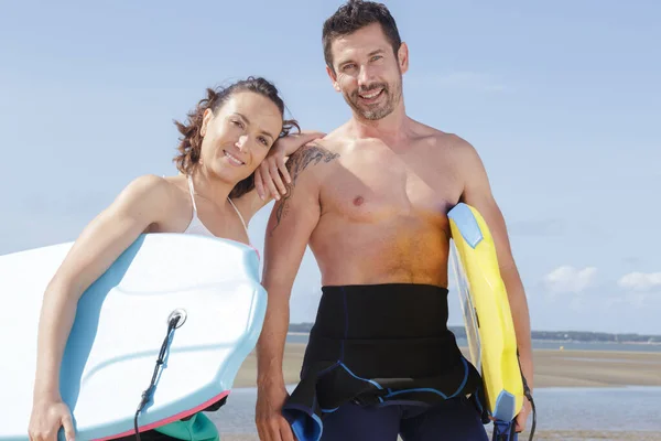 Couple Bodyboard Surfers — Stock Photo, Image
