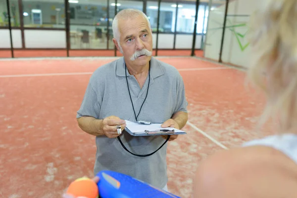 Retrato Casal Jogando Tênis — Fotografia de Stock