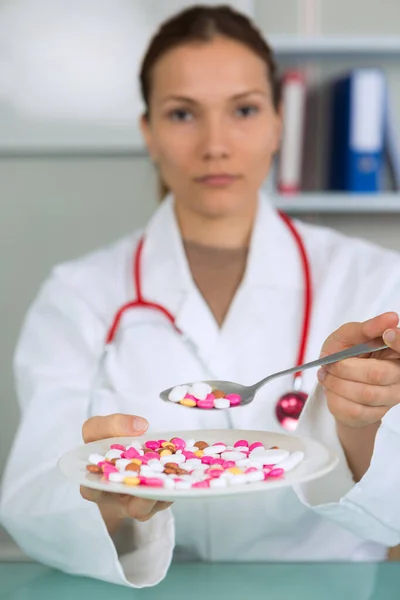 Giving Pills Patient — Stock Photo, Image