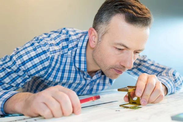 Portrait Worker Properly Inspecting Color — Stock Photo, Image