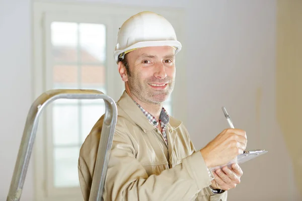 Male Builder Looking Camera — Stock Photo, Image
