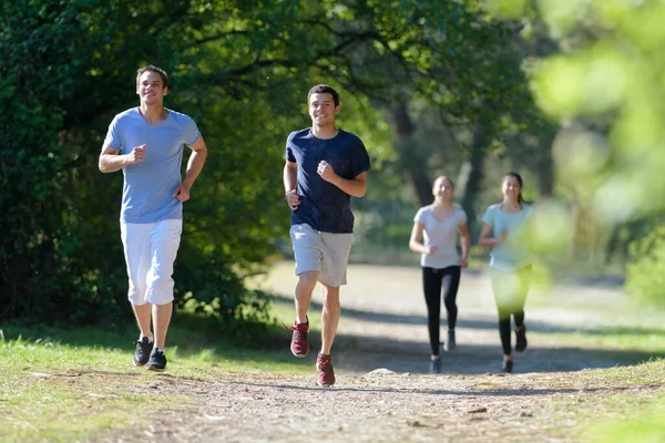 Gente Corriendo Bosque — Foto de Stock