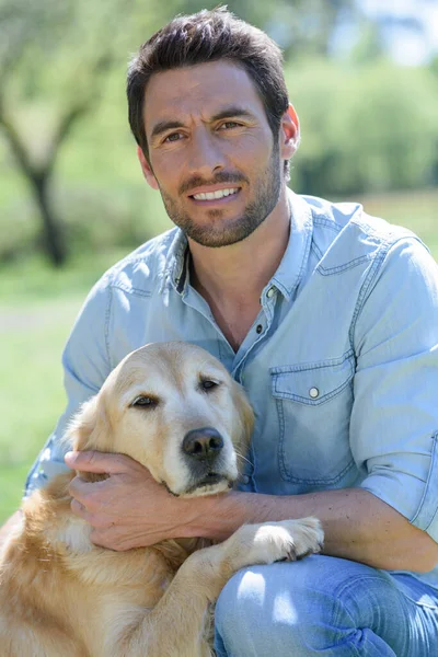 Retrato Homem Com Cão — Fotografia de Stock