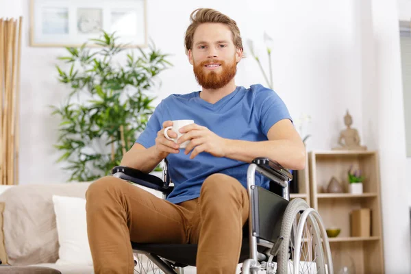 Homem Cadeira Rodas Tomando Café — Fotografia de Stock