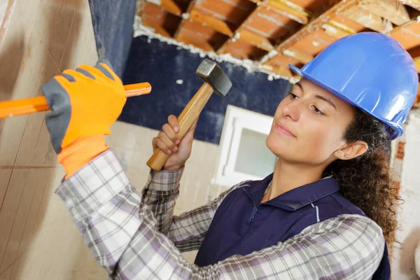 Woman Hammer Chisel Working Clients House — Stock Photo, Image