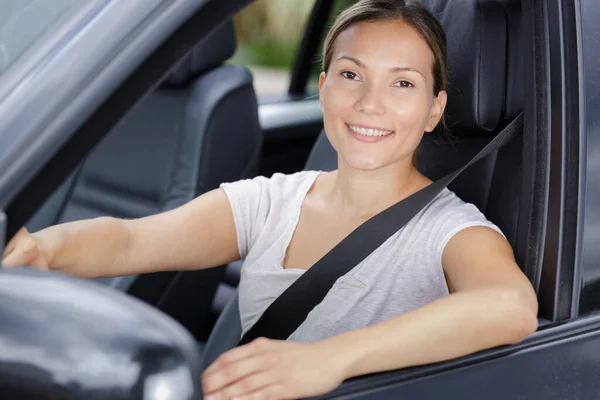 Smiling Girl Car — Stock Photo, Image