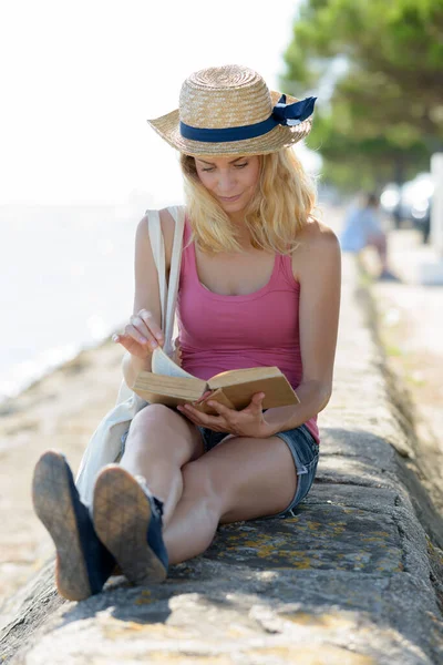 Woman Reading Book Balcony Seaside View — Stock Photo, Image