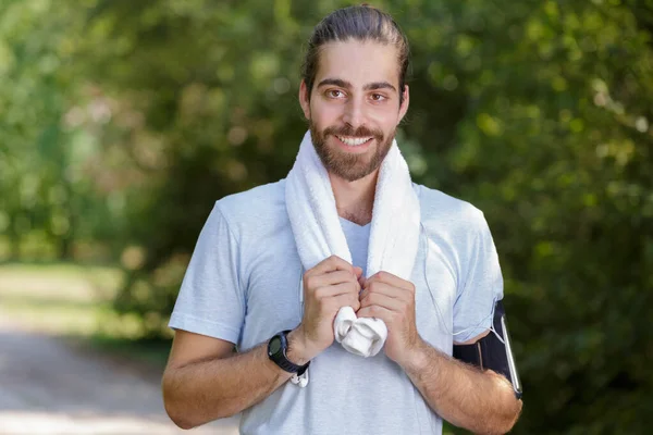 Corredor Masculino Está Aire Libre —  Fotos de Stock