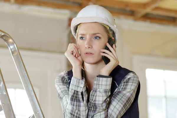Young Worker Woman Phone — Stock Photo, Image