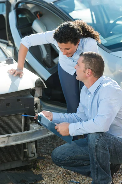 Mecánico Ingeniería Hablando Con Cliente — Foto de Stock