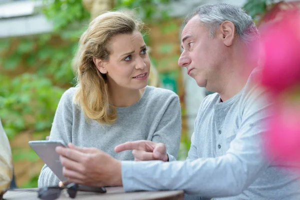 Diskussion Über Wirtschaftsthemen Freien — Stockfoto