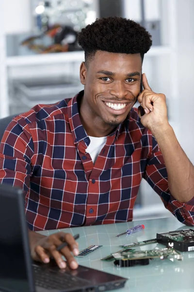 Ingeniero Informático Teléfono — Foto de Stock