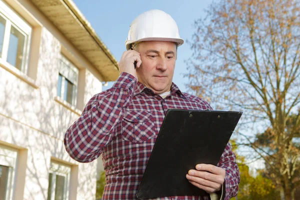 Voorman Van Bouwer Aan Telefoon — Stockfoto