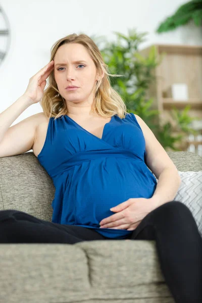 Zwangere Vrouw Met Buikpijn — Stockfoto