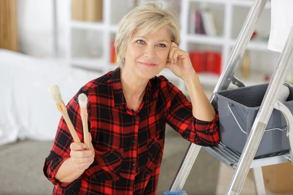 Sanierungskonzept Für Seniorin — Stockfoto