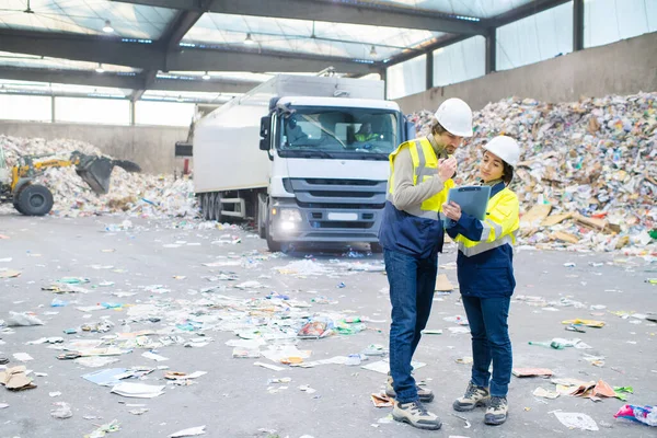 Begreppet Plaståtervinningsanläggning — Stockfoto