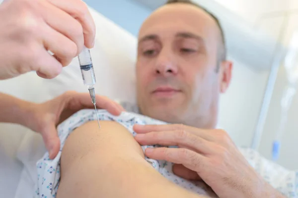 Krankenschwester Macht Spritze — Stockfoto