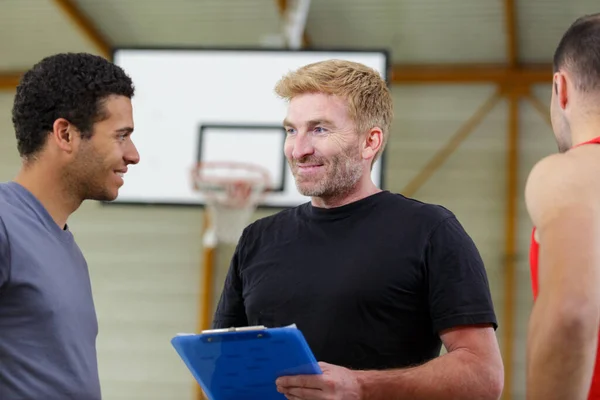 Portret Van Jonge Basketbalspeler Schieten — Stockfoto