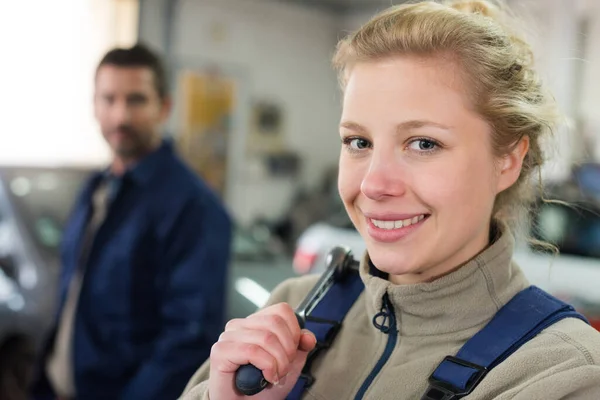 Female Mechanic Posing Smiling — Stock Photo, Image