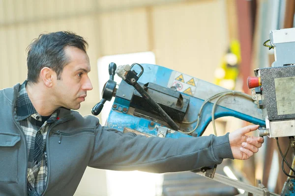 Trabajador Fábrica Máquina — Foto de Stock