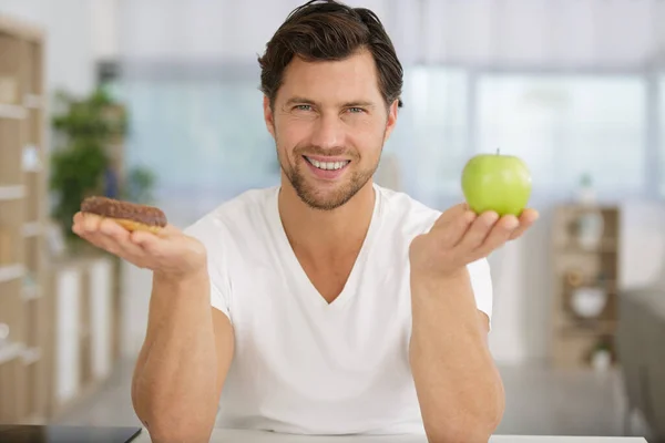 Wahl Zwischen Donut Und Apfel — Stockfoto