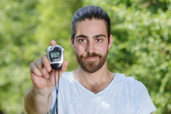 Porträtt Ung Man Med Ett Digitalt Stoppur — Stockfoto