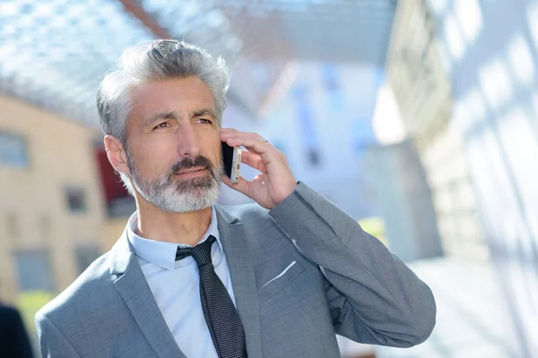 Homme Affaires Avec Téléphone Dans Bureau — Photo