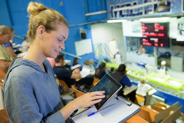 Personale Addetto Controllo Della Qualità Negli Impianti Trasformazione — Foto Stock