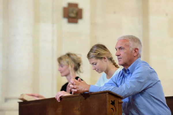 Une Famille Triste Église — Photo